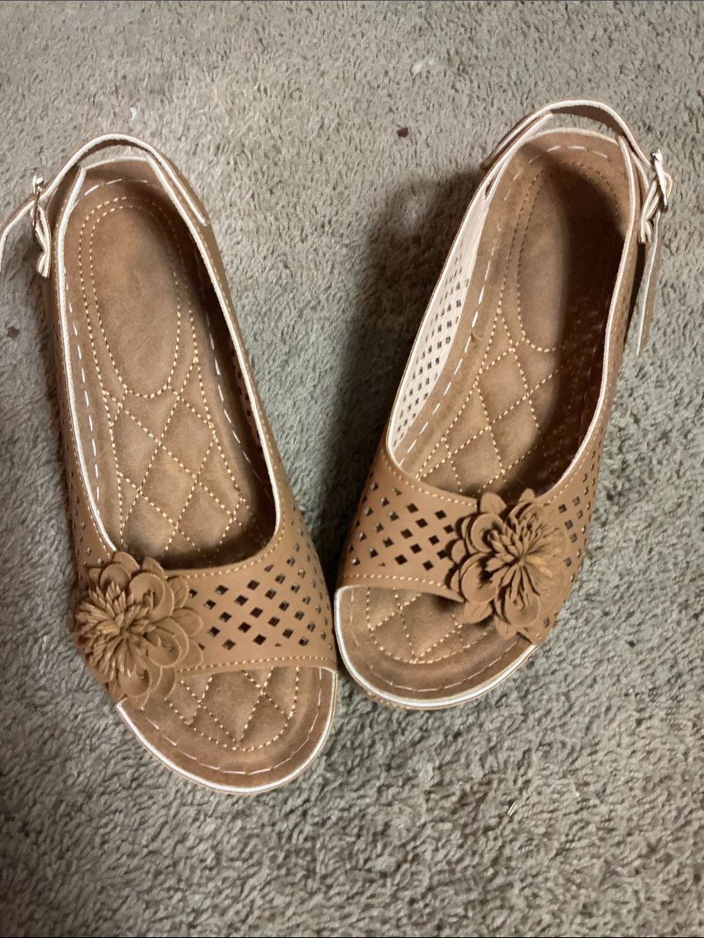 Woman’s Floral Slingback Flats in Tan